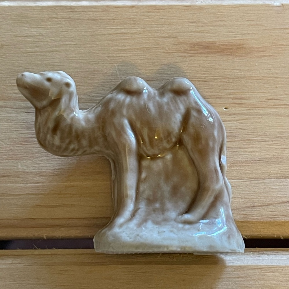 Vintage Wade England Whimsies Red Rose Tea Camel Figurine